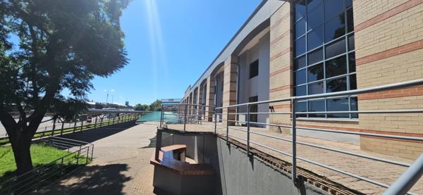 11 924  m² Industrial space