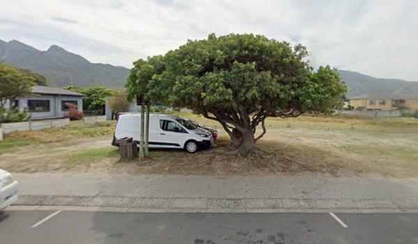1 537 m² Land