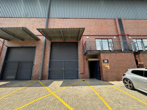 302  m² Industrial space