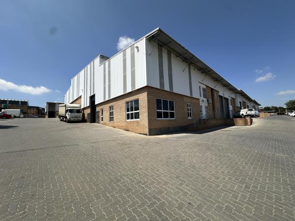 585  m² Industrial space