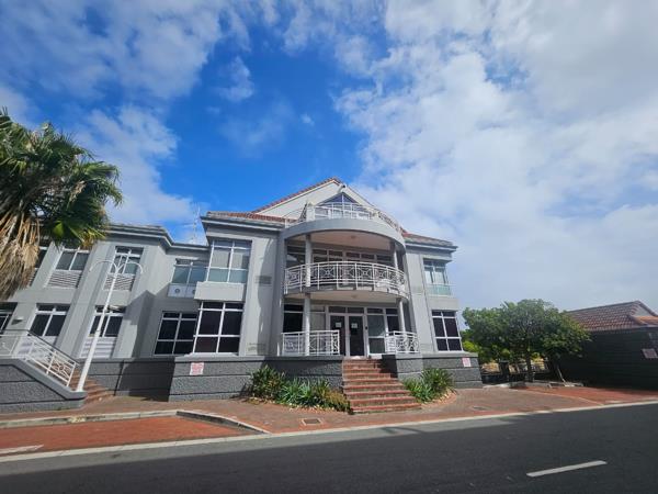 352  m² Commercial space