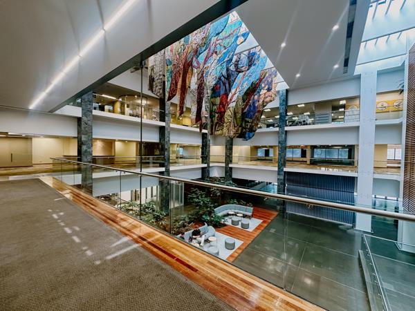 2 111  m² Commercial space