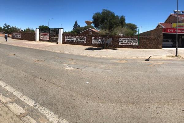 867 m² Land