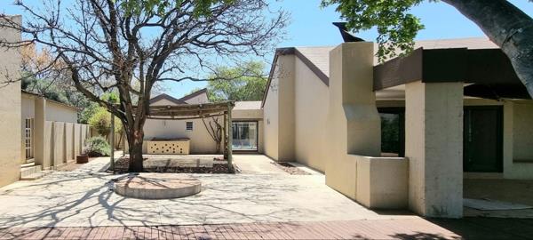 10 Bedroom House