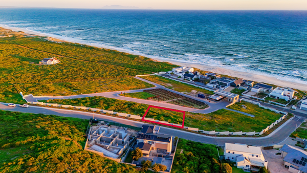 800 m² Land