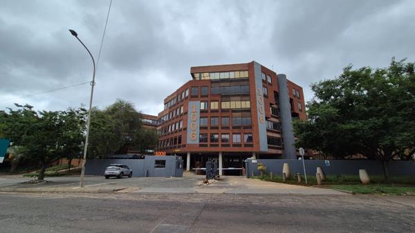 6 715  m² Commercial space