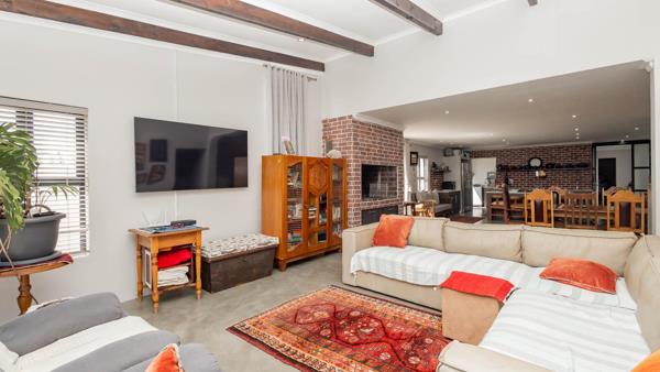 6 Bedroom House