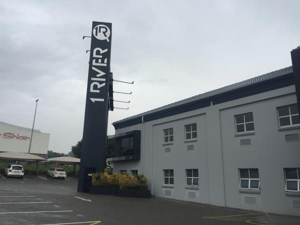 588  m² Commercial space