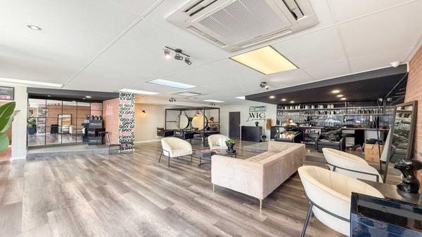 219  m² Commercial space