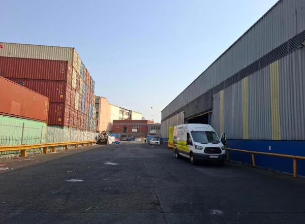 4 831  m² Industrial space