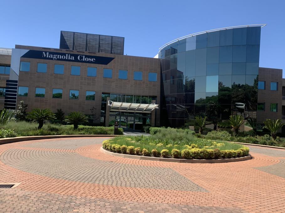 243  m² Commercial space