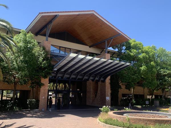 2 054  m² Commercial space