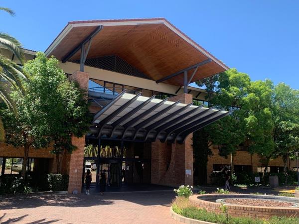 877 m² Office Space