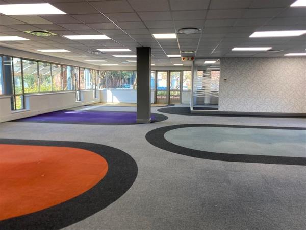 57 944  m² Office Space