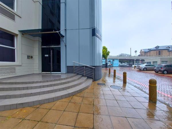 434  m² Commercial space