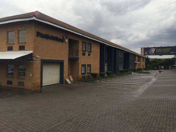 1 012  m² Commercial space