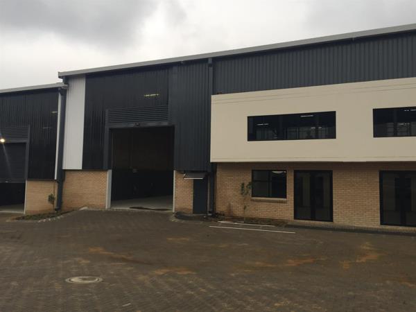 565  m² Industrial space