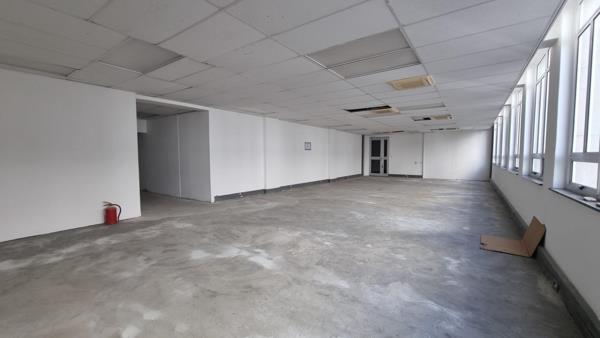 152  m² Commercial space