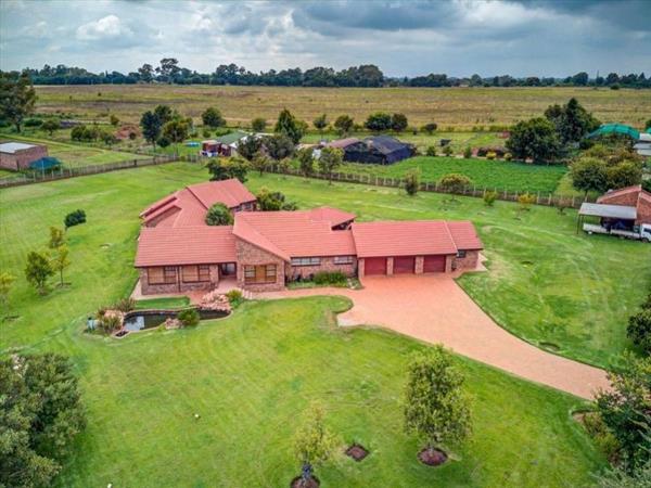 1.1 ha Land
