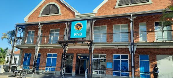 1 115  m² Office Space