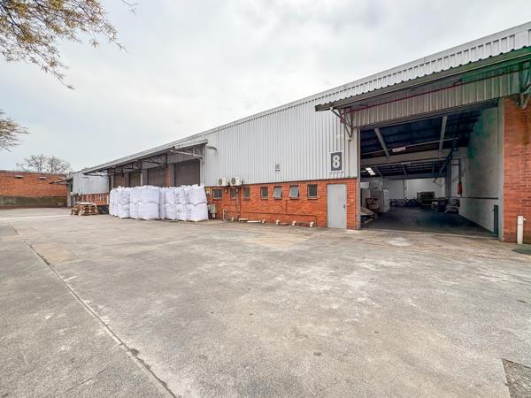 2 748  m² Industrial space