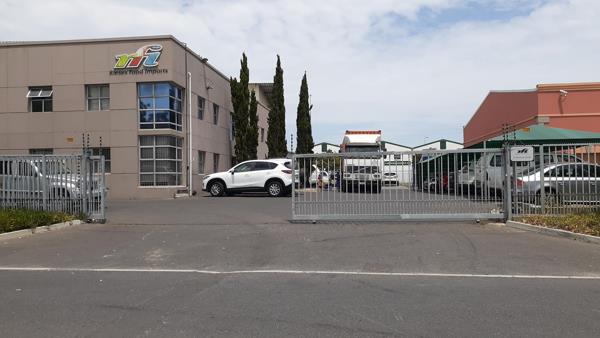 3 100  m² Industrial space