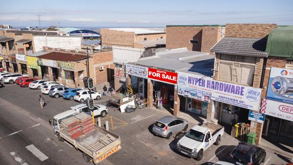 145  m² Commercial space