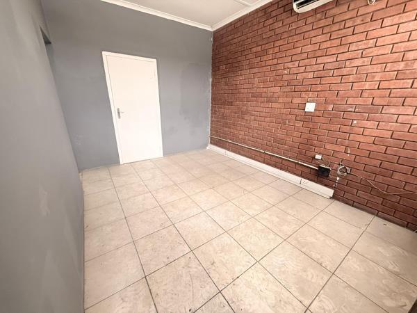 4 570  m² Industrial space