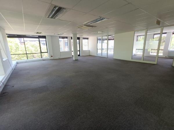 1 218  m² Commercial space
