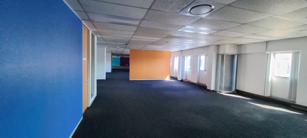 1 188 m² Office Space