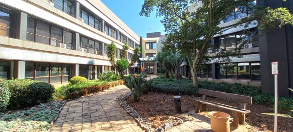 282  m² Commercial space