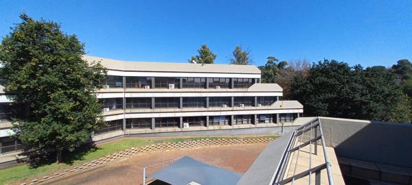 153  m² Commercial space