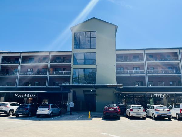 9.3  m² Commercial space