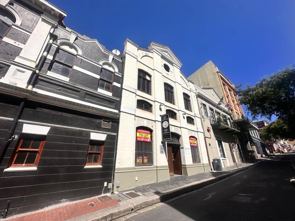 159  m² Commercial space