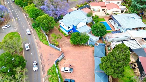 438  m² Commercial space