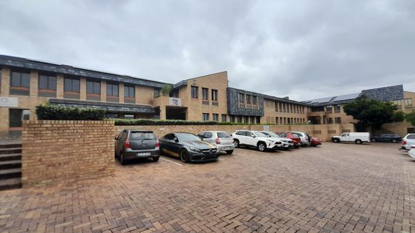 186  m² Commercial space