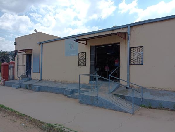 429  m² Commercial space