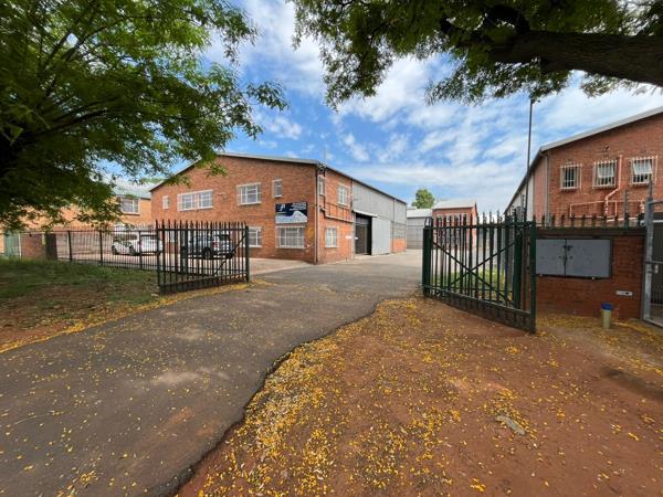 1 100 m² Industrial space