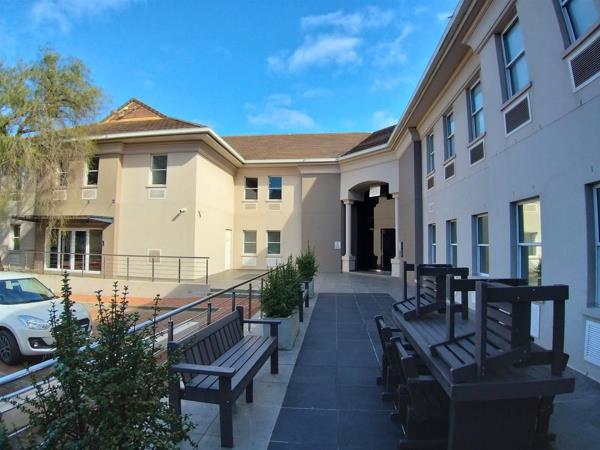 395  m² Office Space