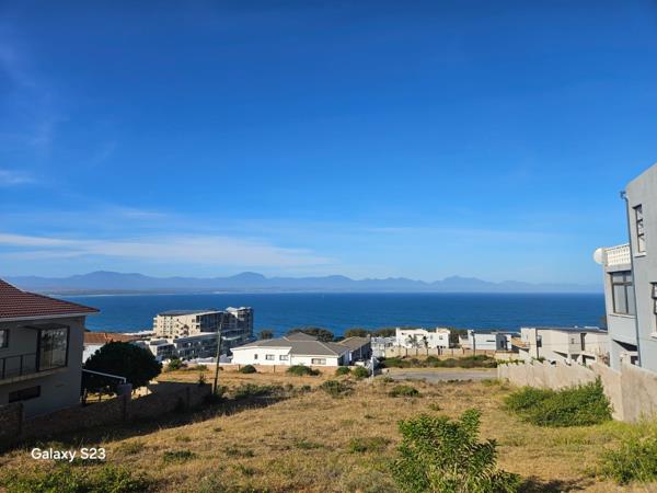 698 m² Land
