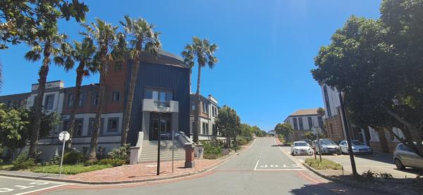 1 256  m² Office Space