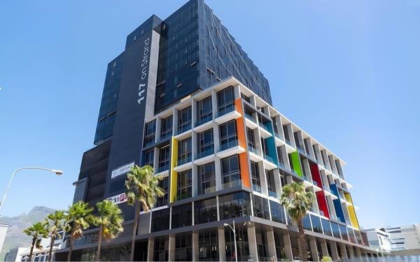 466  m² Commercial space