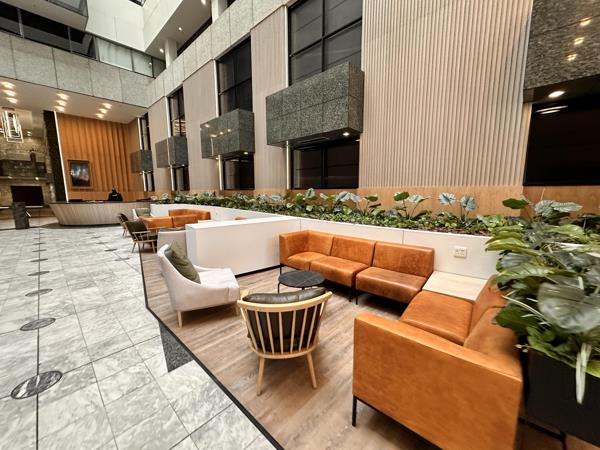 807  m² Commercial space