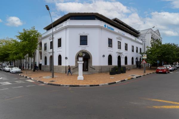 248.3  m² Office Space