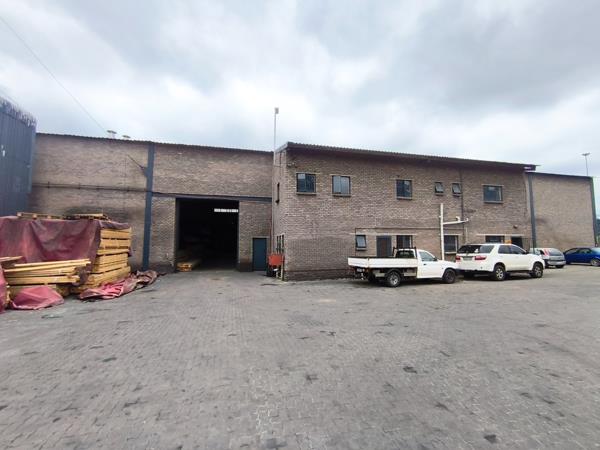 2 500  m² Industrial space