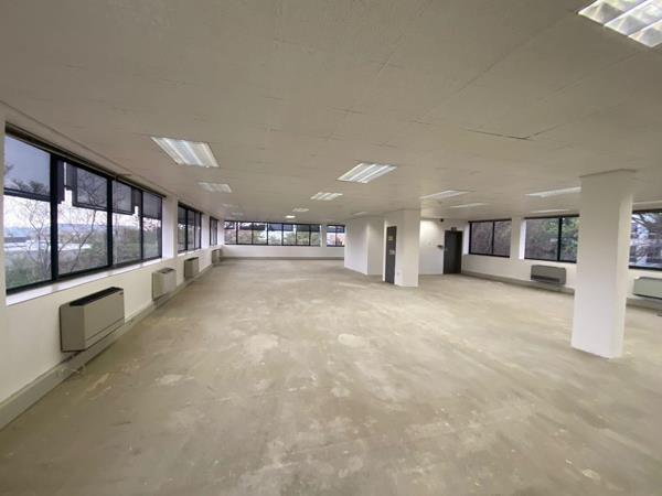 396  m² Commercial space