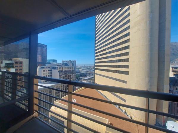 562  m² Office Space