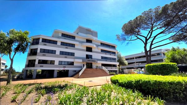 324  m² Office Space