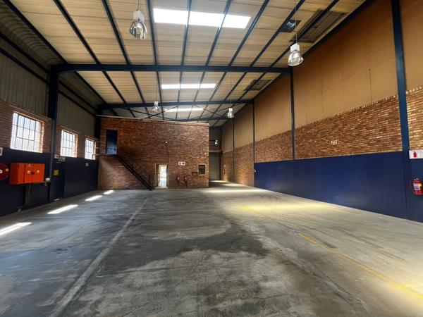 989  m² Industrial space