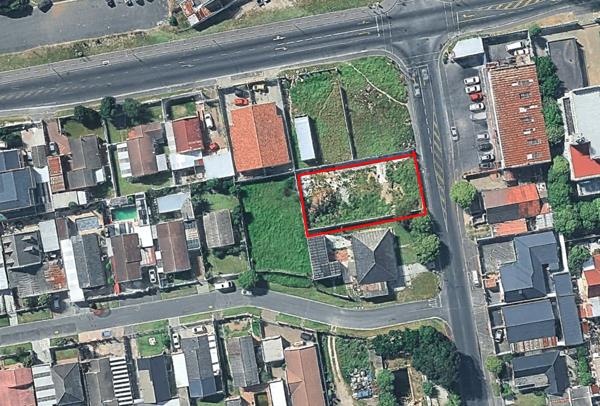 780 m² Land